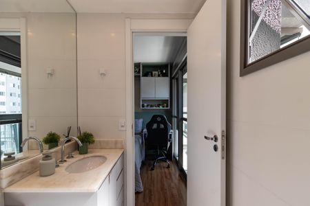 Apartamento à venda com 80m², 2 quartos e 1 vaga Apartamento à venda com 80m², 2 quartos e 1 vagaBanheiro da Suíte 1