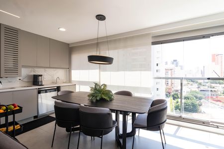 Apartamento à venda com 80m², 2 quartos e 1 vaga Apartamento à venda com 80m², 2 quartos e 1 vagaVaranda