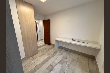 Apartamento à venda com 194m², 3 quartos e 3 vagas Apartamento à venda com 194m², 3 quartos e 3 vagasQuarto 2