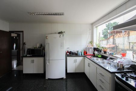 Casa à venda com 800m², 4 quartos e 5 vagasCozinha