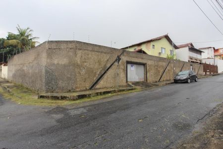 Casa à venda com 800m², 4 quartos e 5 vagasFachada