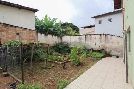 Casa à venda com 800m², 4 quartos e 5 vagasQuintal