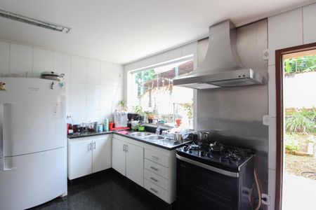 Casa à venda com 800m², 4 quartos e 5 vagasCozinha