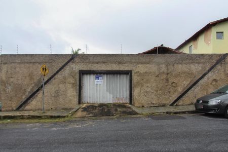 Casa à venda com 800m², 4 quartos e 5 vagasPlaquinha Instalada