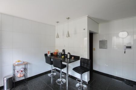 Casa à venda com 800m², 4 quartos e 5 vagasCozinha