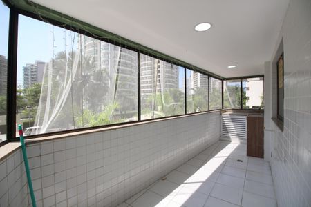 Apartamento à venda com 83m², 3 quartos e 1 vagaVaranda