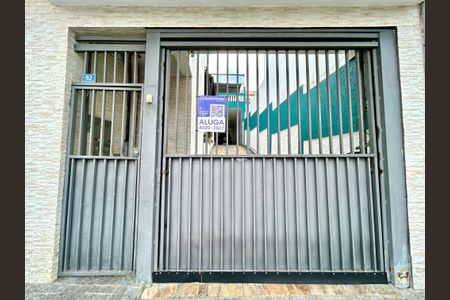 Casa para alugar com 80m², 3 quartos e sem vagaPlaca instalada na fachada do imóvel 