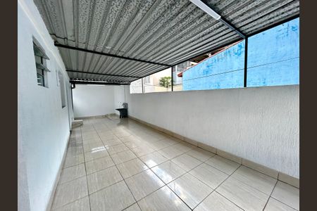 Casa para alugar com 80m², 3 quartos e sem vagaÁrea de Serviço - Quintal 