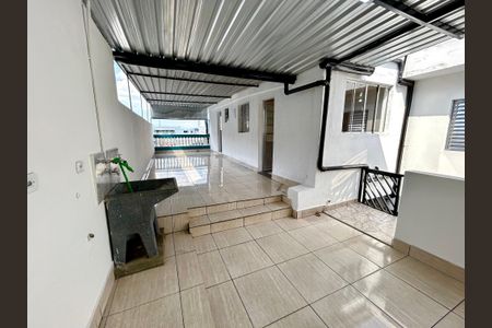 Casa para alugar com 80m², 3 quartos e sem vagaÁrea de Serviço - Quintal 