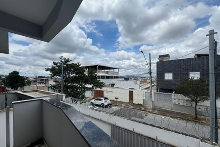 Casa à venda com 3 quartos, 134m² em Nacional, Contagem