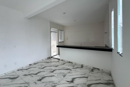 Casa à venda com 3 quartos, 134m² em Nacional, Contagem