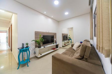 Sala de casa para alugar com 2 quartos, 250m² em Jardim Santo André, Santo André