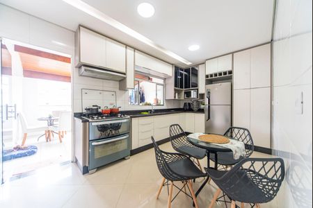 Casa para alugar com 250m², 2 quartos e 2 vagas Casa para alugar com 250m², 2 quartos e 2 vagasCozinha