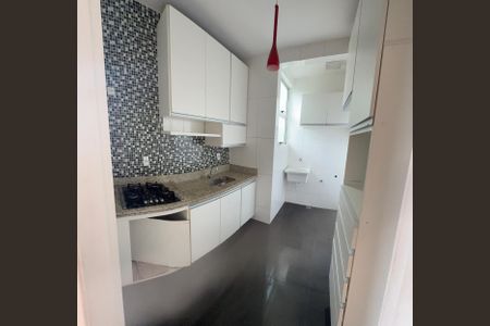 Cozinha de apartamento à venda com 2 quartos, 55m² em Havaí, Belo Horizonte