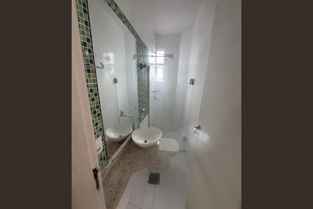 Banheiro de apartamento à venda com 2 quartos, 55m² em Havaí, Belo Horizonte