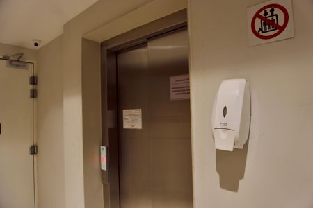 Apartamento à venda com 63m², 2 quartos e 2 vagas Apartamento à venda com 63m², 2 quartos e 2 vagasElevador