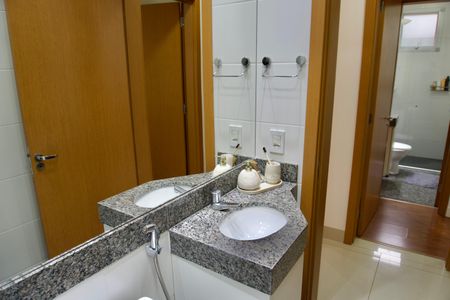 Apartamento à venda com 63m², 2 quartos e 2 vagas Apartamento à venda com 63m², 2 quartos e 2 vagasBanheiro