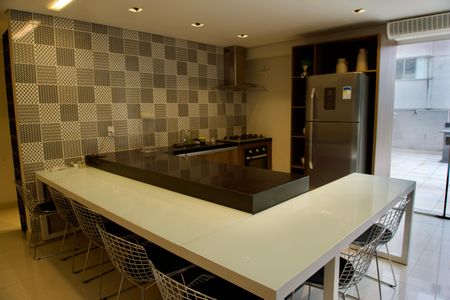 Apartamento à venda com 63m², 2 quartos e 2 vagas Apartamento à venda com 63m², 2 quartos e 2 vagasÁrea Comum - Salão de Festas Cozinha