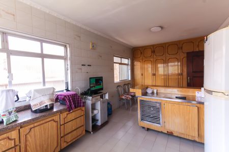 Casa à venda com 338m², 4 quartos e 4 vagasCozinha