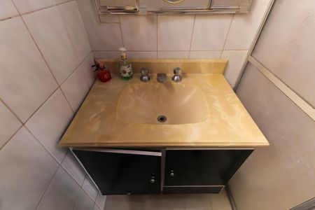 Casa à venda com 338m², 4 quartos e 4 vagasBanheiro 2