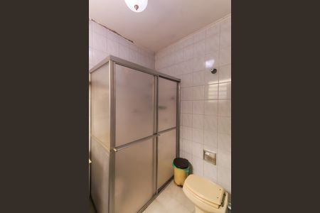 Casa à venda com 338m², 4 quartos e 4 vagasBanheiro 2