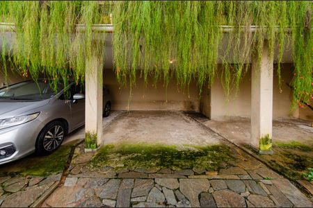 Casa à venda com 260m², 4 quartos e 3 vagas Casa à venda com 260m², 4 quartos e 3 vagasGaragem