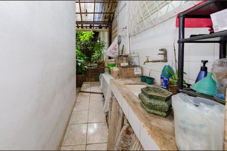 Casa à venda com 260m², 4 quartos e 3 vagas Casa à venda com 260m², 4 quartos e 3 vagasÁrea externa