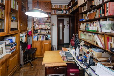 Casa à venda com 260m², 4 quartos e 3 vagas Casa à venda com 260m², 4 quartos e 3 vagasQuarto 1