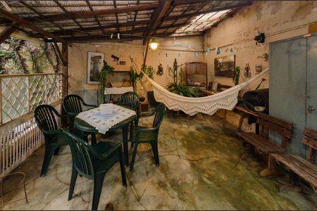 Casa à venda com 260m², 4 quartos e 3 vagas Casa à venda com 260m², 4 quartos e 3 vagasÁrea externa