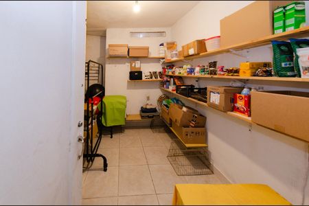 Casa à venda com 260m², 4 quartos e 3 vagas Casa à venda com 260m², 4 quartos e 3 vagasDispensa