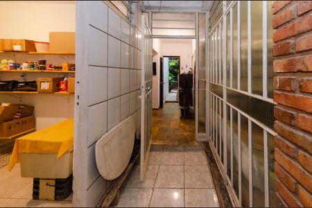 Casa à venda com 260m², 4 quartos e 3 vagas Casa à venda com 260m², 4 quartos e 3 vagasCorredor