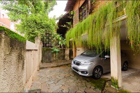 Casa à venda com 260m², 4 quartos e 3 vagas Casa à venda com 260m², 4 quartos e 3 vagasGaragem