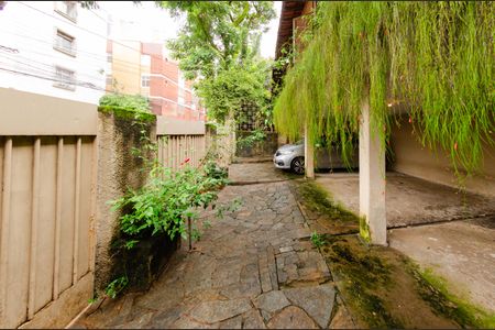 Casa à venda com 260m², 4 quartos e 3 vagas Casa à venda com 260m², 4 quartos e 3 vagasGaragem