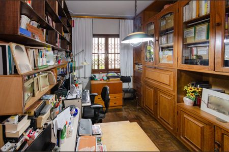 Casa à venda com 260m², 4 quartos e 3 vagas Casa à venda com 260m², 4 quartos e 3 vagasQuarto 1