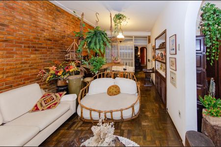 Casa à venda com 260m², 4 quartos e 3 vagas Casa à venda com 260m², 4 quartos e 3 vagasSala