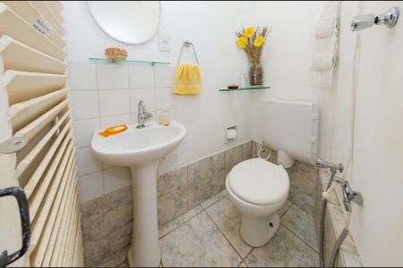 Casa à venda com 260m², 4 quartos e 3 vagas Casa à venda com 260m², 4 quartos e 3 vagasLavabo