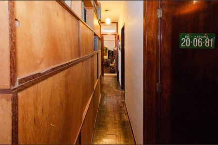 Casa à venda com 260m², 4 quartos e 3 vagas Casa à venda com 260m², 4 quartos e 3 vagasCorredor