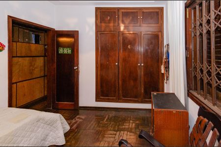 Casa à venda com 260m², 4 quartos e 3 vagas Casa à venda com 260m², 4 quartos e 3 vagasQuarto 3