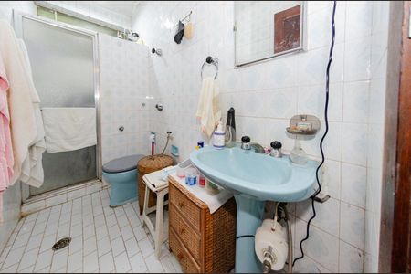 Casa à venda com 260m², 4 quartos e 3 vagas Casa à venda com 260m², 4 quartos e 3 vagasBanheiro suíte