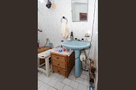 Casa à venda com 260m², 4 quartos e 3 vagas Casa à venda com 260m², 4 quartos e 3 vagasBanheiro suíte