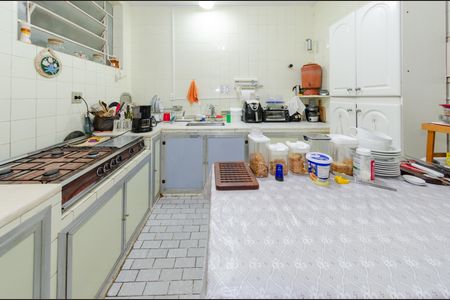 Casa à venda com 260m², 4 quartos e 3 vagas Casa à venda com 260m², 4 quartos e 3 vagasCozinha