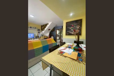 Sala de casa de condomínio para alugar com 4 quartos, 140m² em Itapuã, Salvador