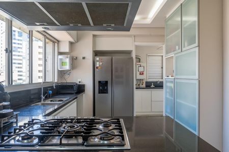 Apartamento à venda com 302m², 5 quartos e sem vaga Apartamento à venda com 302m², 5 quartos e sem vagaCozinha
