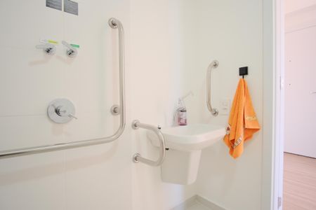 Banheiro de kitnet/studio para alugar com 1 quarto, 26m² em Penha de França, São Paulo