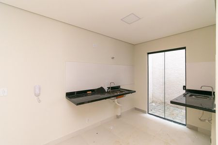 Apartamento para alugar com 36m², 2 quartos e sem vaga Apartamento para alugar com 36m², 2 quartos e sem vagaCozinha e Área de Serviço