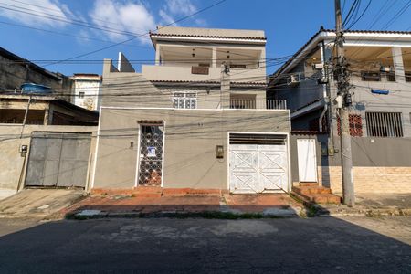 Fachada de casa para alugar com 2 quartos, 90m² em Campo Grande, Rio de Janeiro