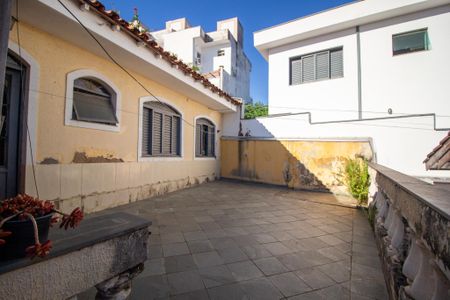 Casa para alugar com 140m², 3 quartos e 3 vagas Casa para alugar com 140m², 3 quartos e 3 vagasEdícula