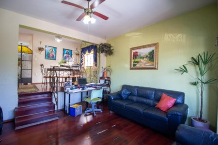 Casa para alugar com 140m², 3 quartos e 3 vagas Casa para alugar com 140m², 3 quartos e 3 vagasSala