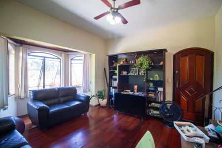 Casa para alugar com 140m², 3 quartos e 3 vagas Casa para alugar com 140m², 3 quartos e 3 vagasSala