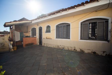 Casa para alugar com 140m², 3 quartos e 3 vagas Casa para alugar com 140m², 3 quartos e 3 vagasEdícula